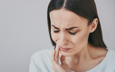 A young women having tooth pain